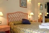 Complejo Novelty Отель Салоу